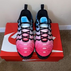 Womens air vapormax plus ‘rocket pop’ Nike
